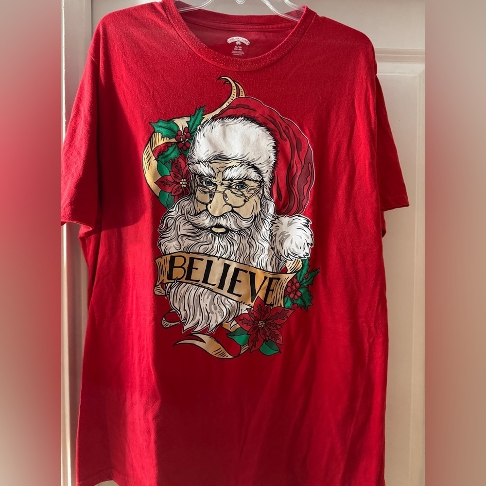Holiday Time Santa Believe Red Short Sleeved T-Shirt Men’s Sz XL